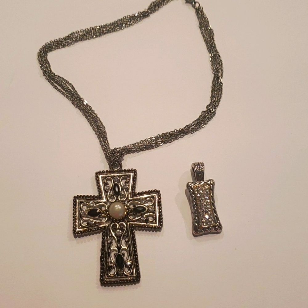 Necklace and 2 pendants